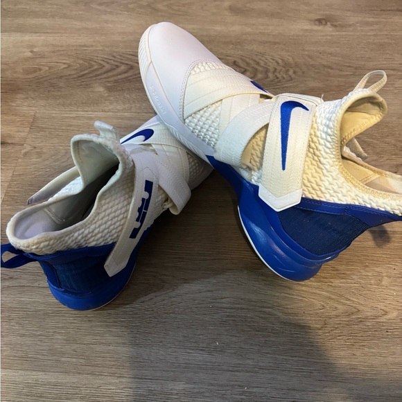 Men’s Nike Lebron Soldier XII Basketball Shoes White/Blue - Size 12